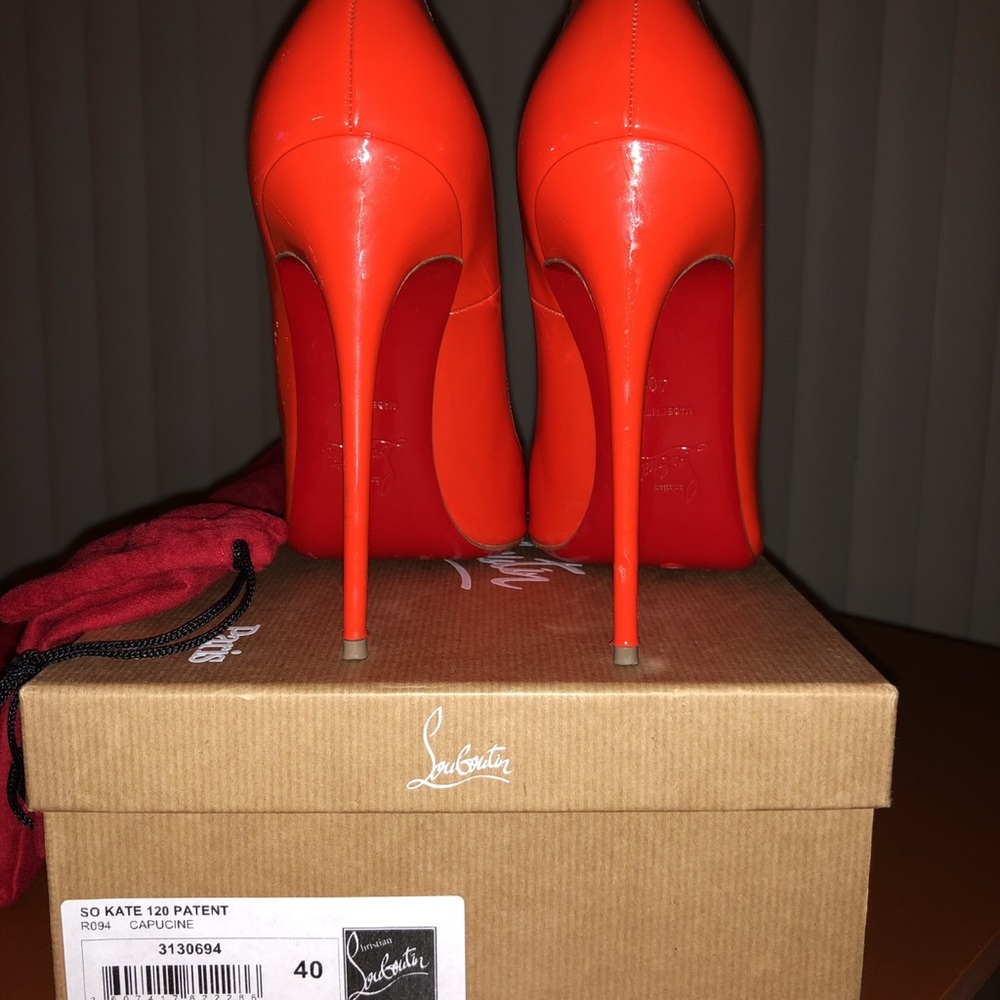 Capucine Christian Louboutin - Picture 1 of 4